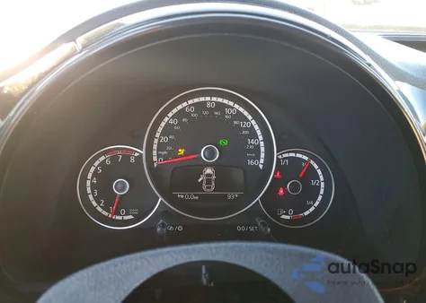 2015 Volkswagen Beetle 1.8T z USA, uszkodzony, nr VIN 3VWF17AT4FM652471